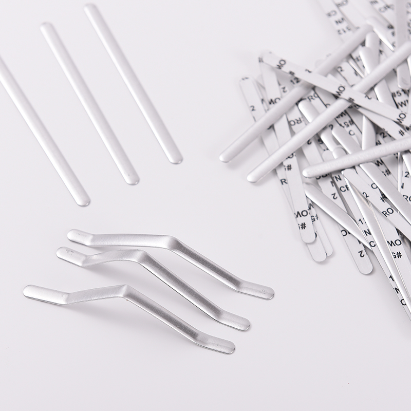 SAMOLEPÍCÍ NOSNÍ KLIP DO ROUŠEK A RESPIRÁTORŮ