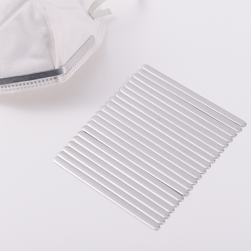 SAMOLEPÍCÍ NOSNÍ KLIP DO ROUŠEK A RESPIRÁTORŮ